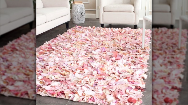 rug with ruffles