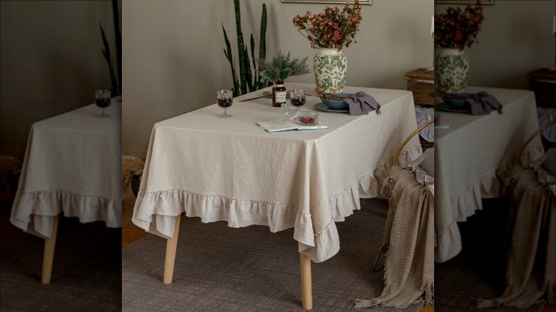 tablecloth with ruffles