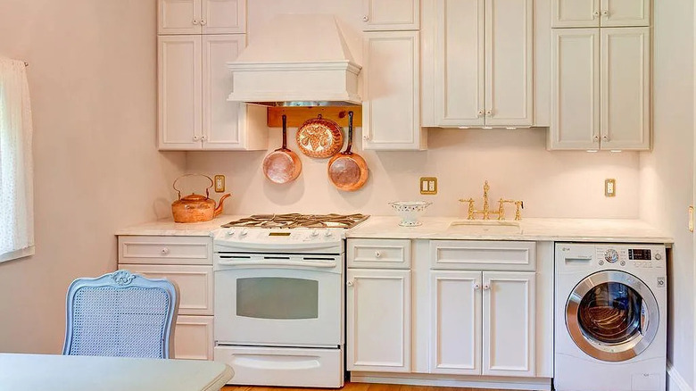 Cute cottage kitchen copper accents