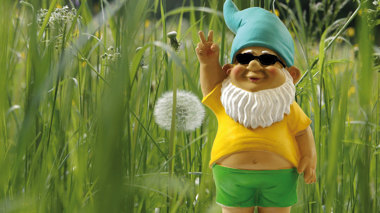 gnome holding up peace sign