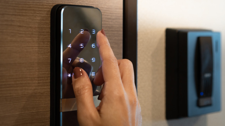 Smart digital keypad on door