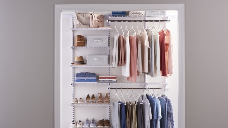 Rubbermaid closet system