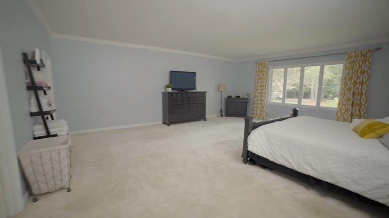 empty bland bedroom