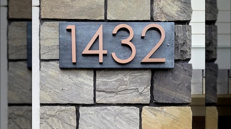 Horizontal house numbers