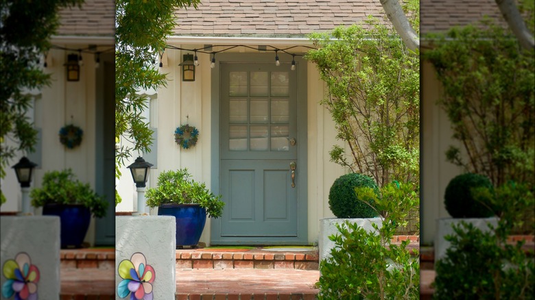 Our Interior Design Expert Says These Front Door Colors Are Set To   Inspired By Nature 1703194942 