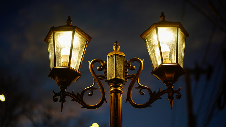 traditional post light lanterns