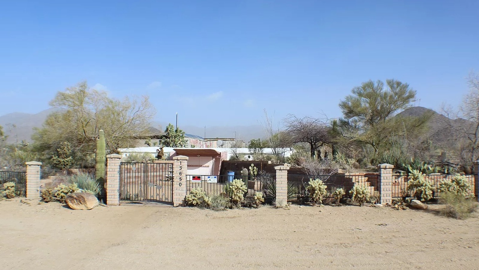 Peek Inside Underground Bunker In Arizona Selling For Under K