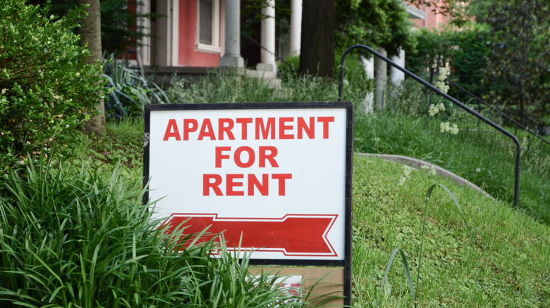 'apartment for rent' sign