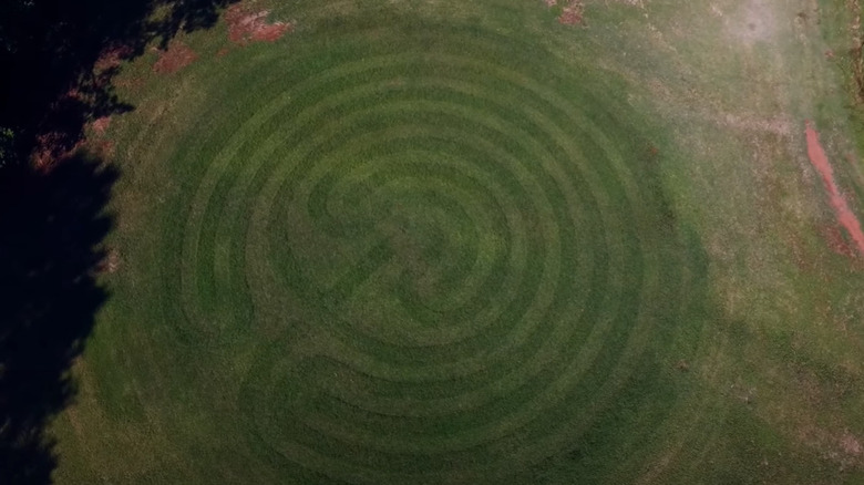 labyrinth lawn mowing pattern