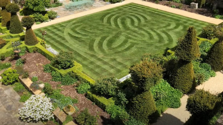 creative lawn mowing pattern