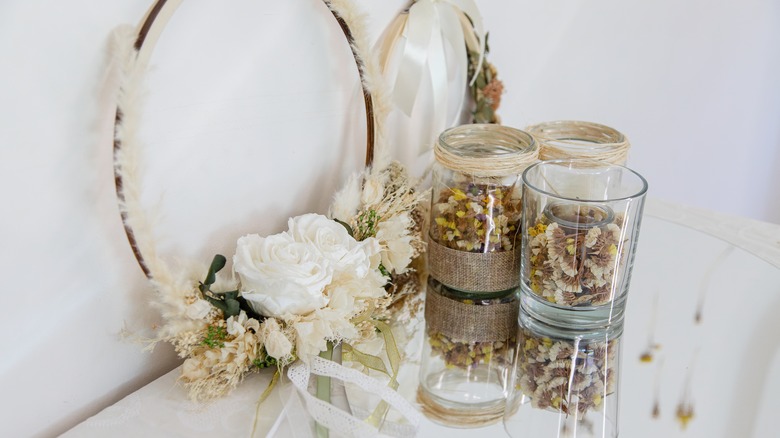 dried flowers as home decor