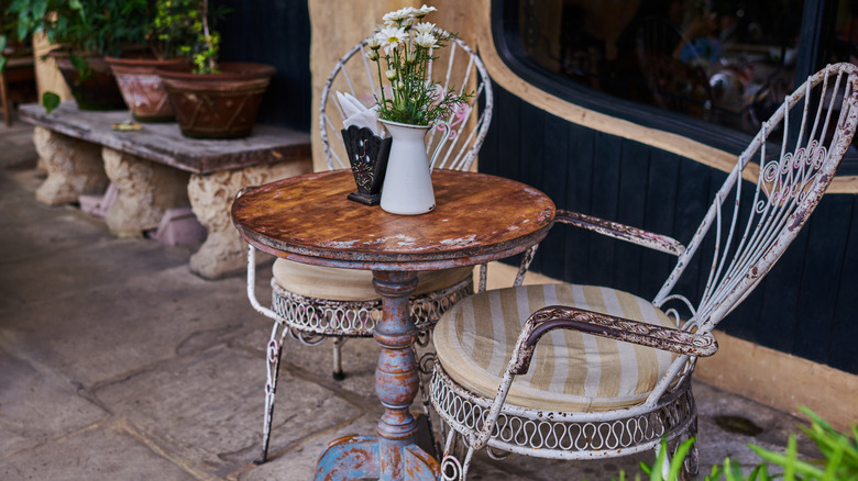 How to stop rust on outdoor furniture - Skyline Design