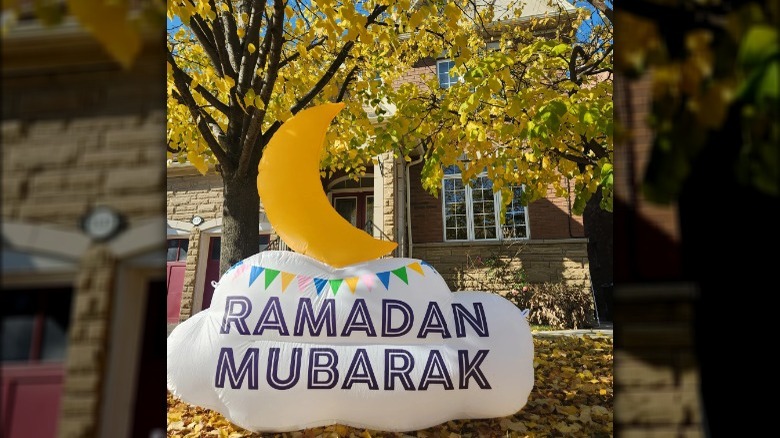 Inflatable Ramadan decoration