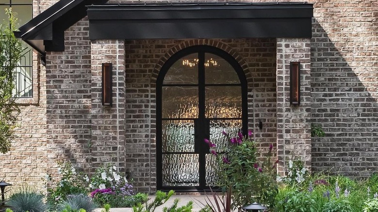 hilary farr front door brick