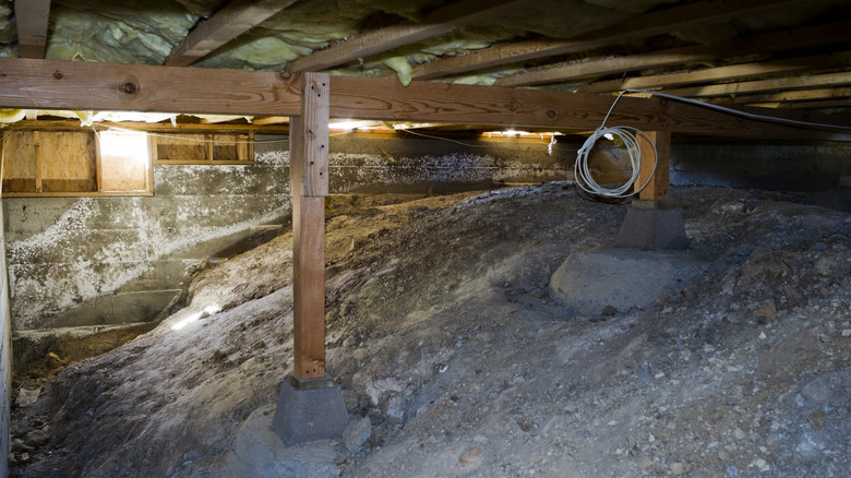 floor beams under house