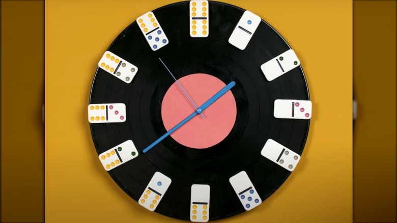 Record clock with domino numbers