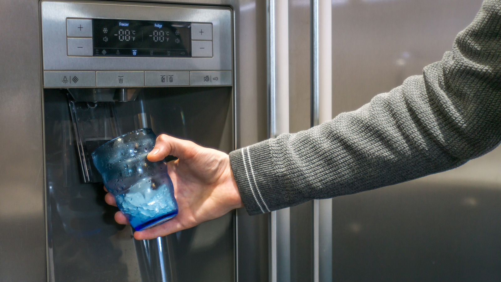 Reuse This Bathroom Staple To Easily Clean Your Water And Ice Dispenser