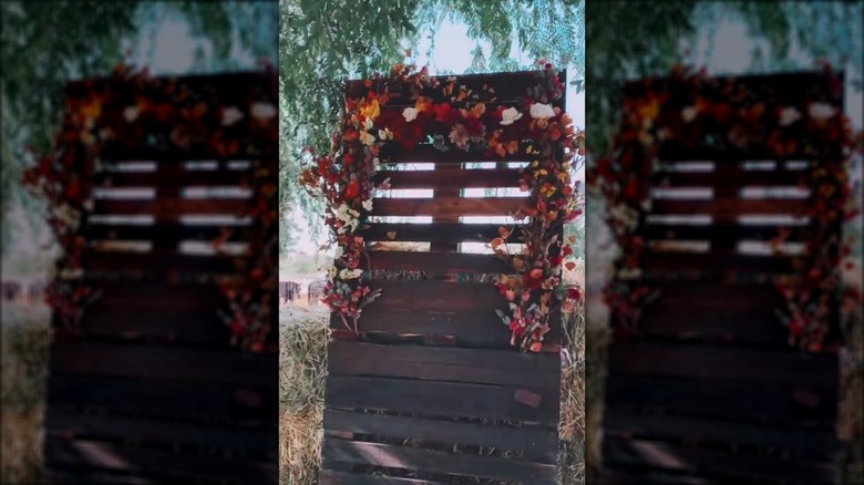 floral decor on pallet