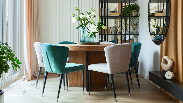 Round Or Rectangle Dining Tables: Which Is Better For Feng Shui?