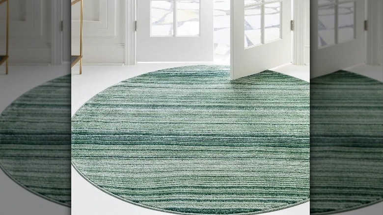 green rug