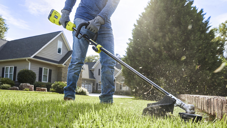 Using Ryobi Expand-It tool with string trimmer attachment