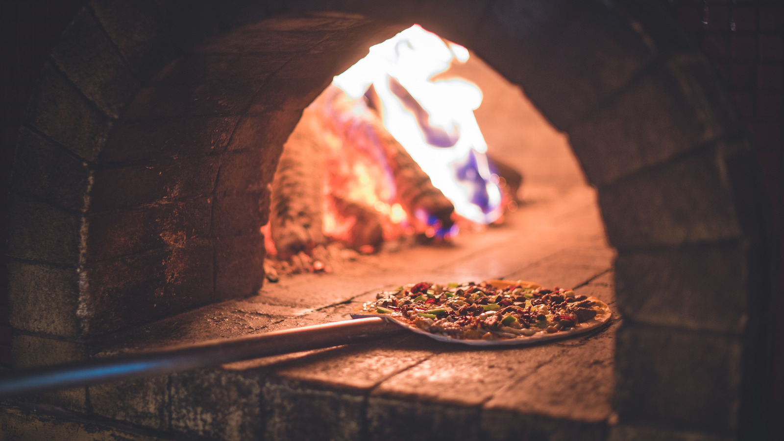 Why You Should Install an Outdoor Pizza Oven