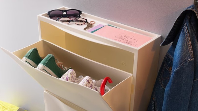 TRONES IKEA shoe storage bin