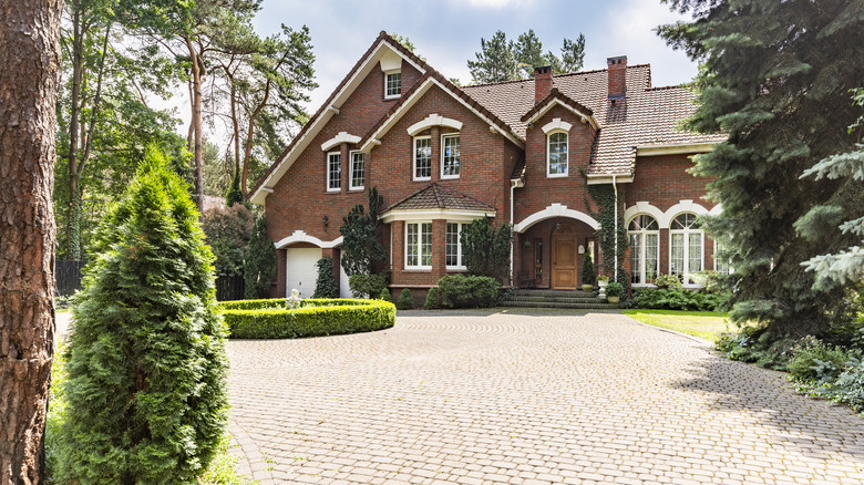 Brick paver driveway