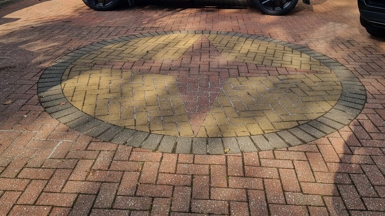 Brick paver circular design