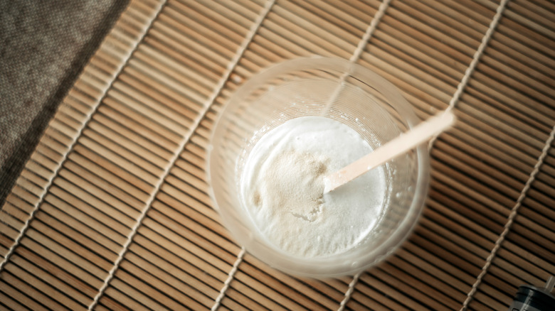 baaking soda mix in bowl