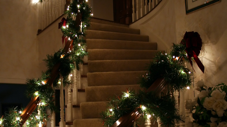 Garland staircase lighting