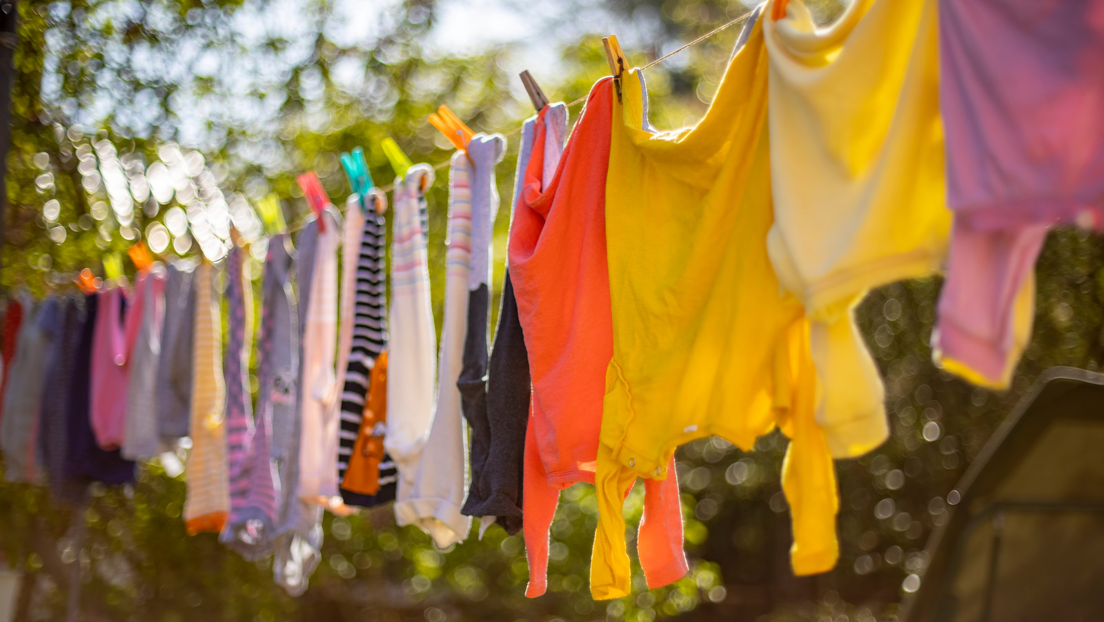 6 Reasons Not to Dry Your Clothes Outside