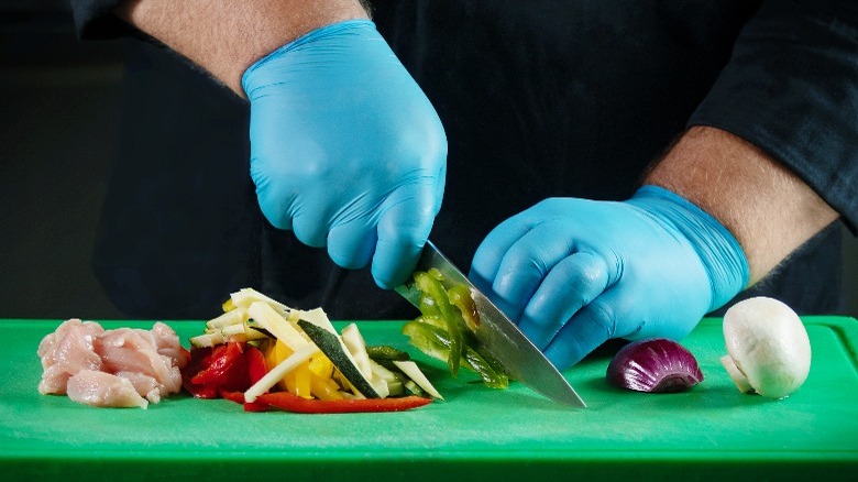 Using cutting board to dice