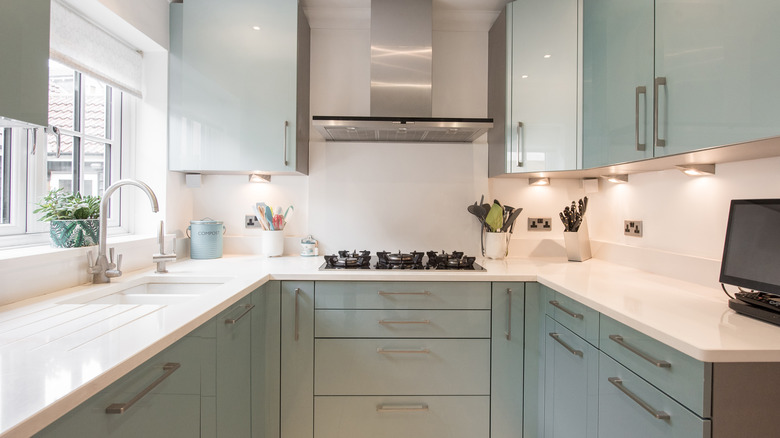 kitchen with empty countertops