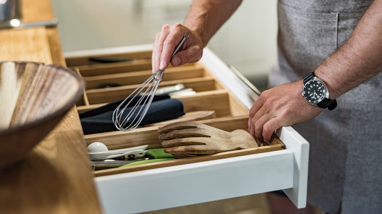 organized kitchen drawer