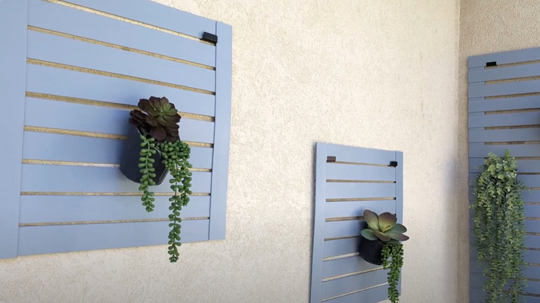 vinyl blind planter wall
