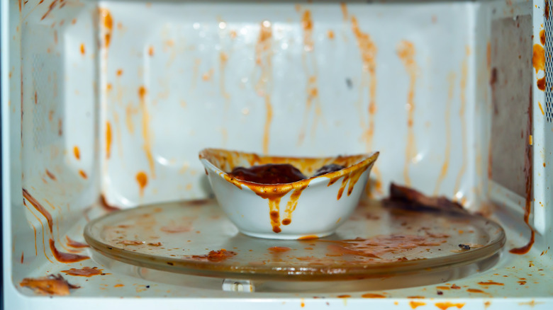 sauce splatter inside microwave