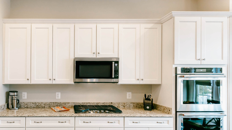 empty space above kitchen cabinets