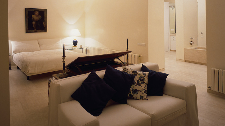 Neutral colored bedroom 