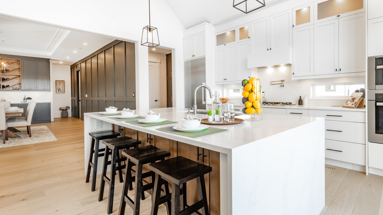 White, classic looking kitchen