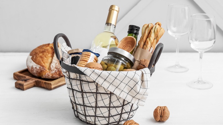 Gift basket with wine