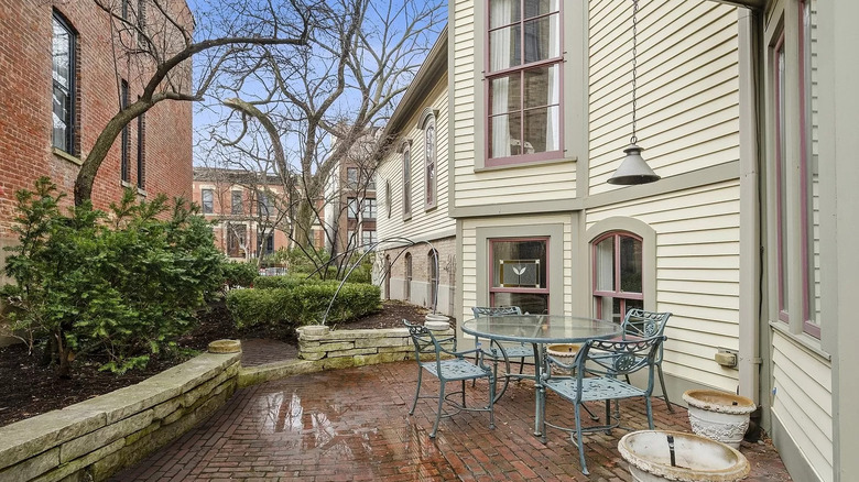 Patio with table and chairs