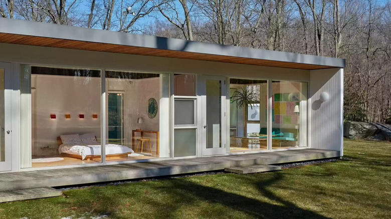 Modern home exterior glass walls