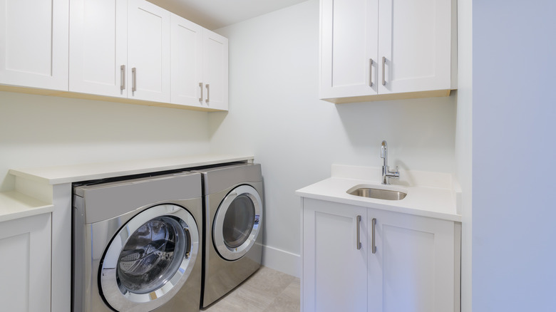 Steps To Make Your Windowless Laundry Room Brighter