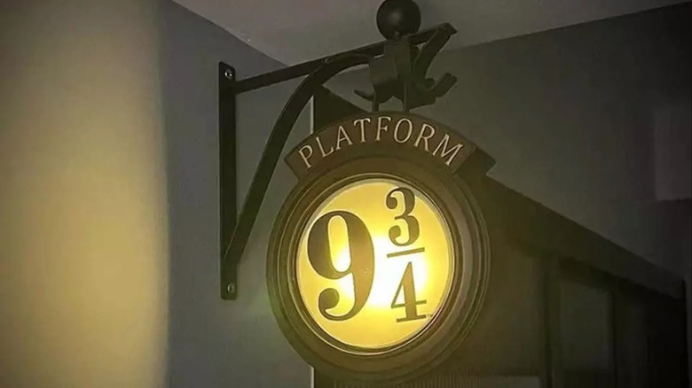Harry Potter train station sign