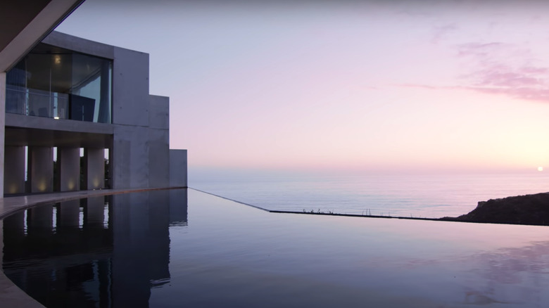 infinity pool overlooking ocean