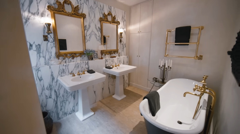 Berkus and Brent's bathroom