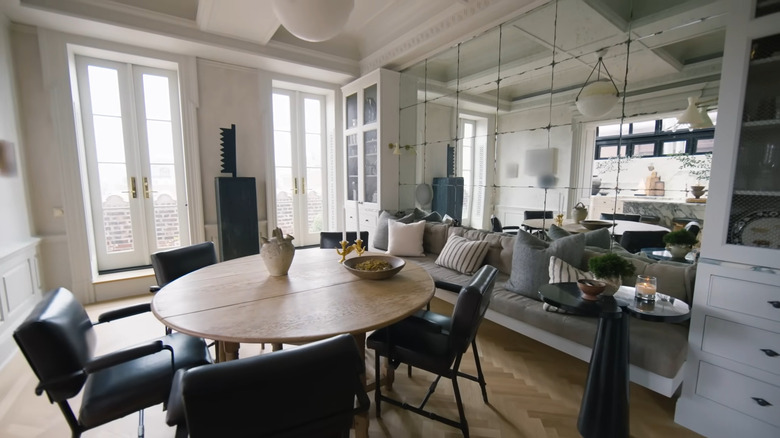 Dining room at the Brent and Berkus house