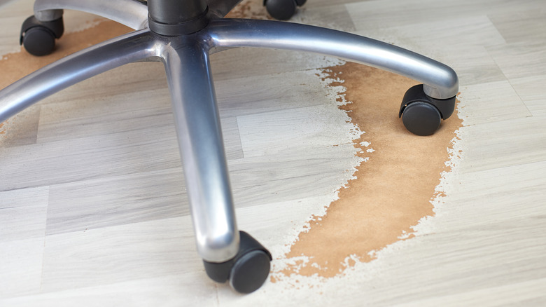 Worn and peeled laminate flooring