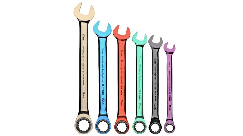 The Pittsburgh Color Metric Ratcheting Combination Wrench Set